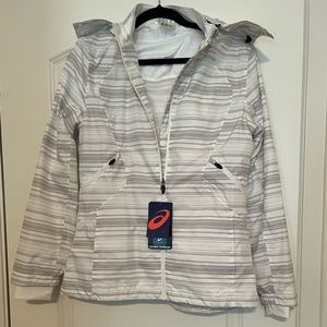 ASICS storm shelter jacket size m. New with tags